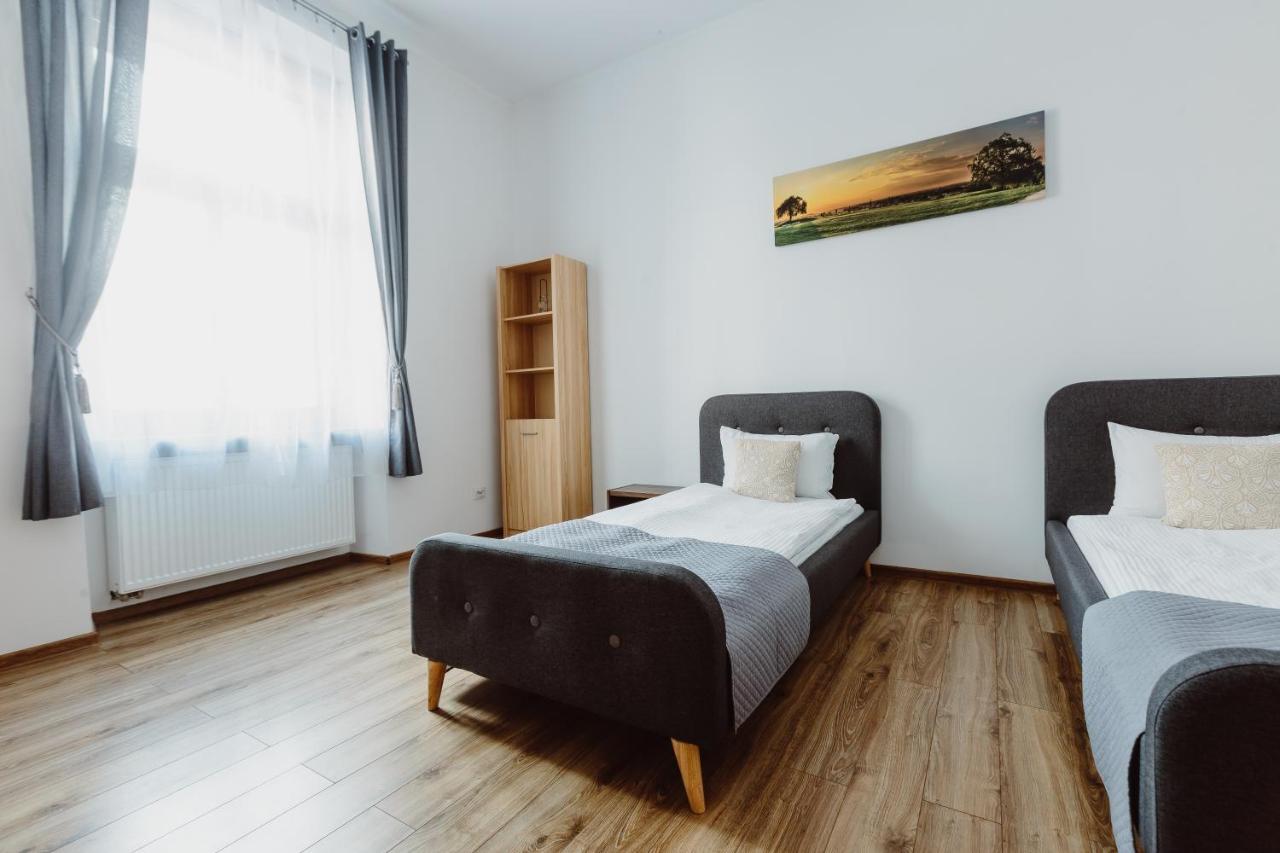 Atticus Apartments Krasków Exterior foto