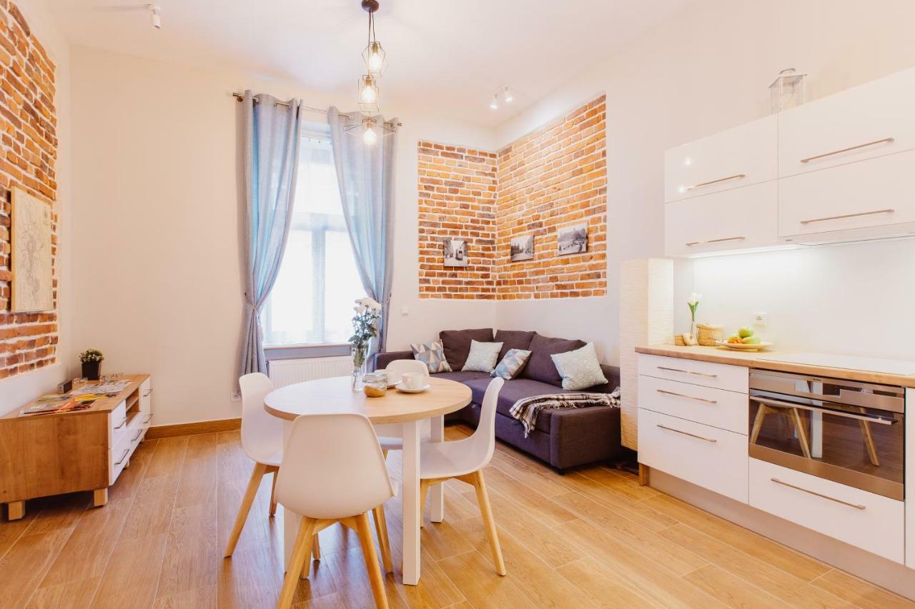 Atticus Apartments Krasków Exterior foto