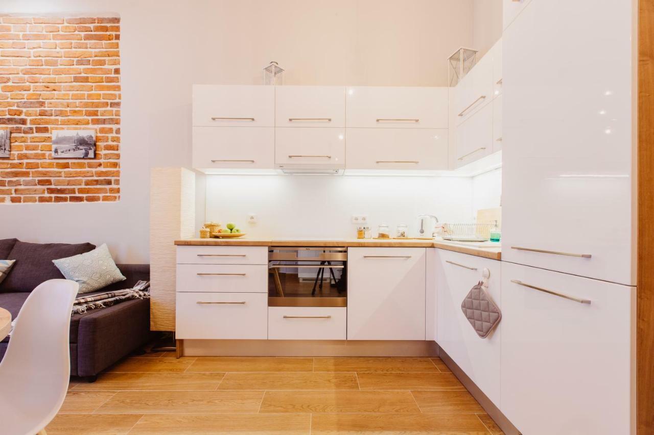 Atticus Apartments Krasków Exterior foto